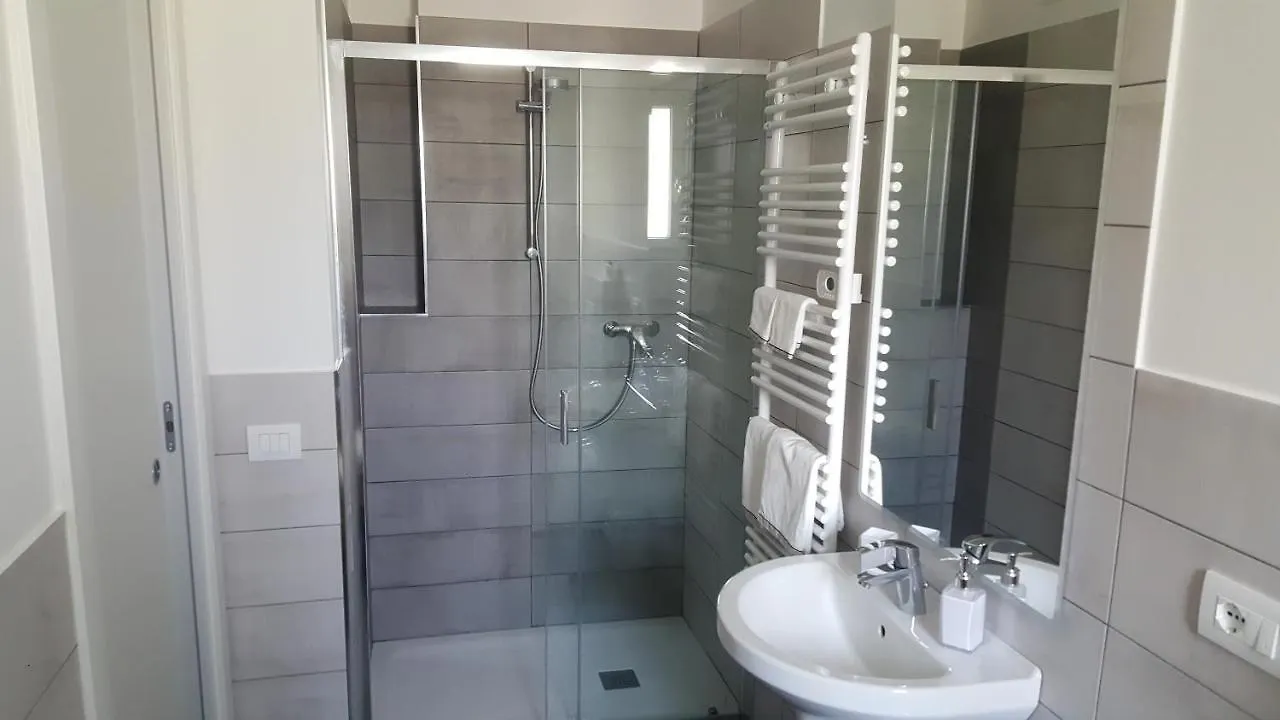 Guest house Il Melograno Hotel Peschiera del Garda Italy